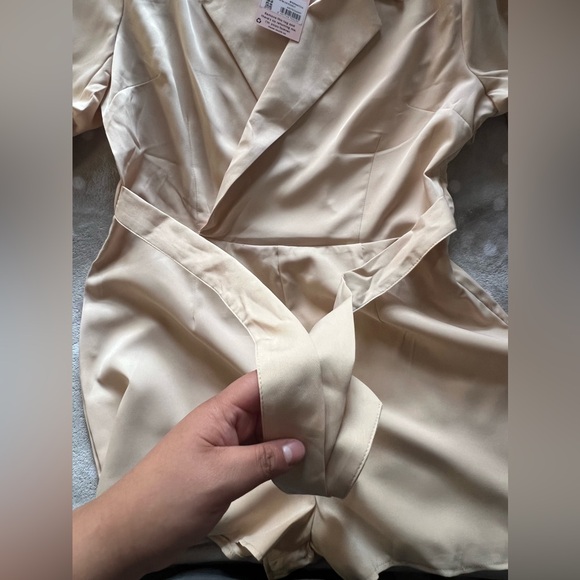 Missguided Romper Rap Belted Playsuit - Picture 4 of 7